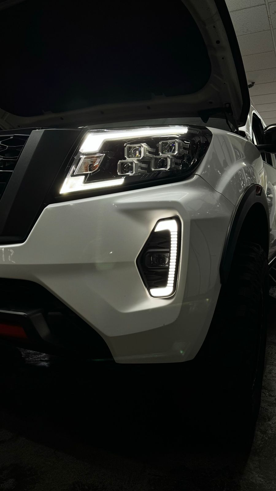 Luz de Dia Nissan Frontier Np300